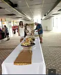 Tàu du lịch để bán