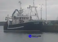 Tàu kéo lưới để bán