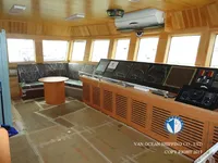 Tàu kéo lưới để bán