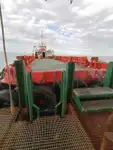 Tàu chở thủy thủ đoàn để bán