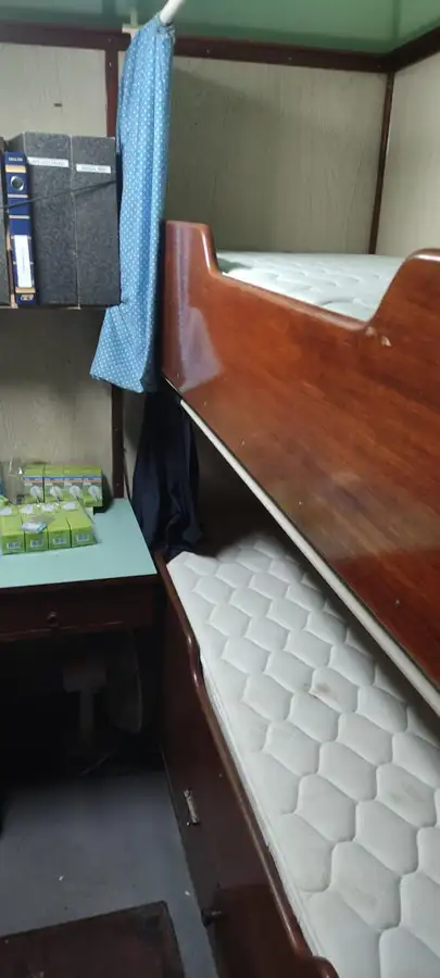 Tàu kéo để bán