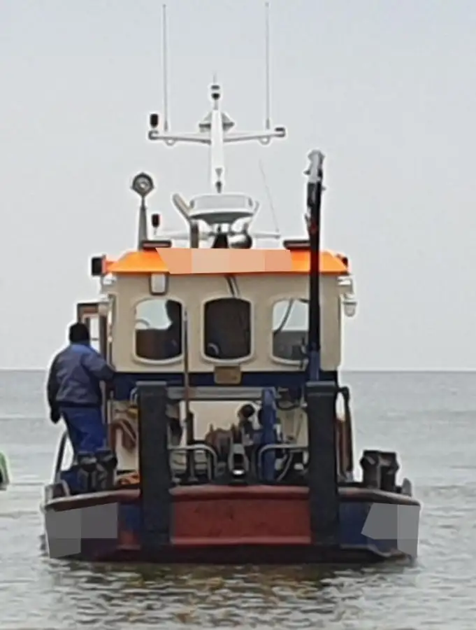 Tàu kéo để bán