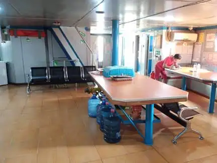 Tàu kéo để bán