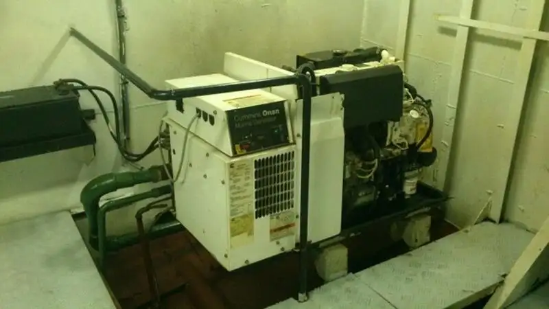 Tàu làm việc để bán