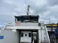 Tàu container để bán