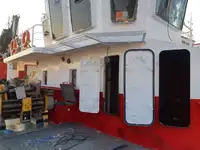 Tàu phà để bán