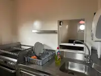 Tàu kéo để bán