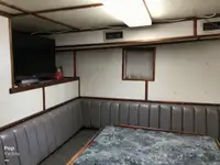 Tàu kéo lưới để bán