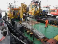 Tàu kéo để bán