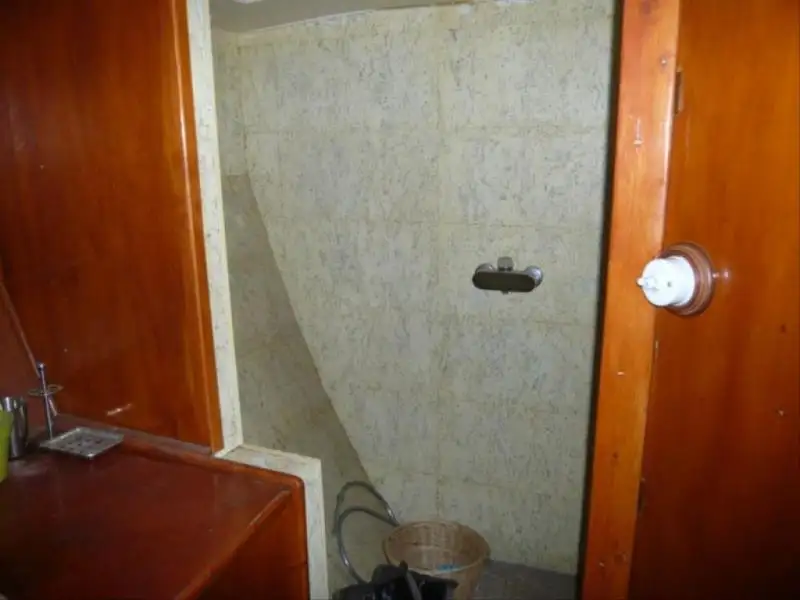 Tàu tuần tra để bán