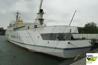 Tàu du lịch để bán
