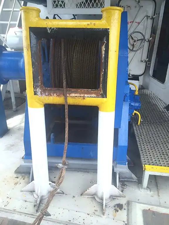 Tàu kéo để bán
