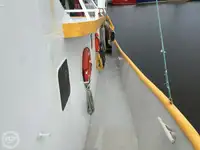 Tàu kéo lưới để bán