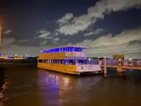 Tàu phà rao bán
