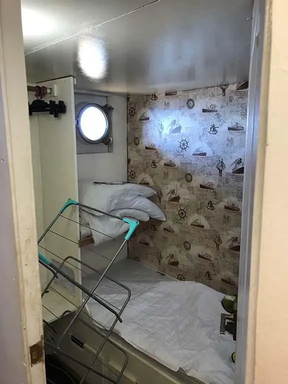 Tàu nạo vét để bán