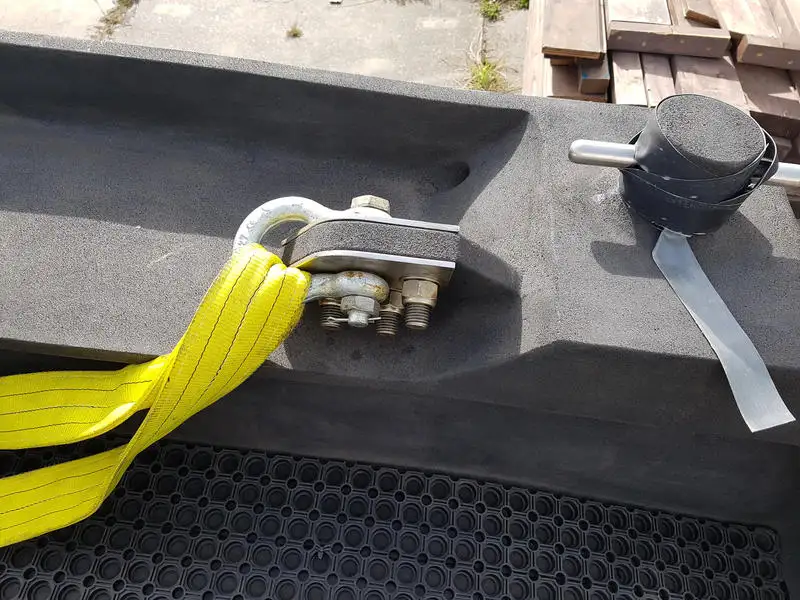 Tàu container để bán