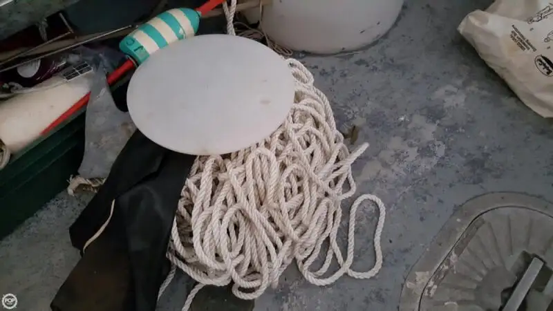 Tàu kéo lưới để bán