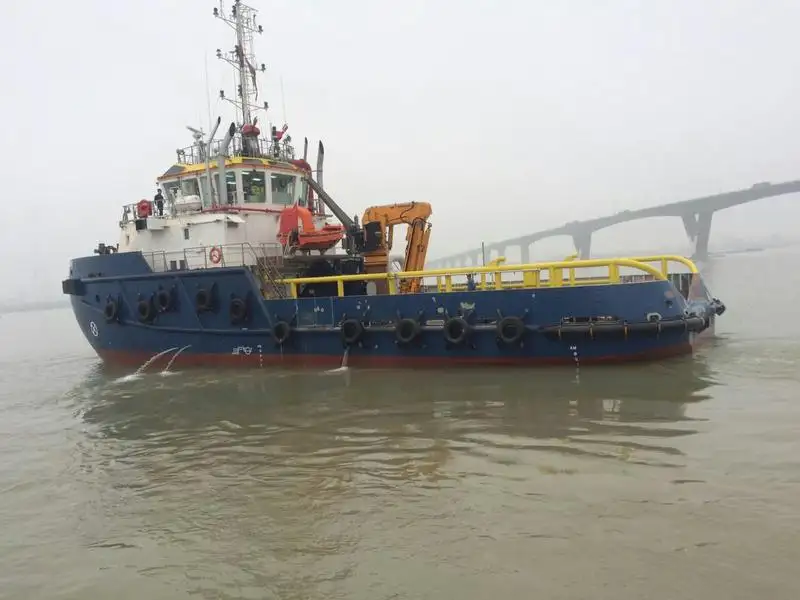 Tàu kéo để bán