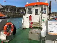 Tàu chở thủy thủ đoàn để bán