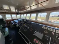 Tàu kéo để bán