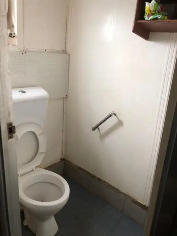 Tàu kéo để bán