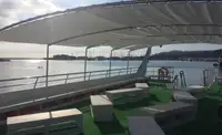 Tàu phà để bán