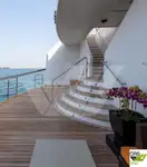 Tàu du lịch để bán