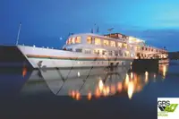 Tàu du lịch để bán