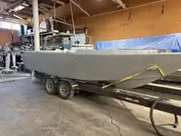 Tàu làm việc để bán