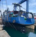 Tàu kéo lưới để bán
