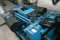 Tàu du lịch để bán