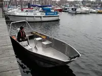 Xà lan rao bán