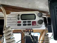 Tàu câu dài để bán