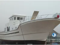 Tàu kéo lưới để bán