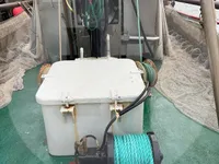 Tàu kéo lưới ngang để bán