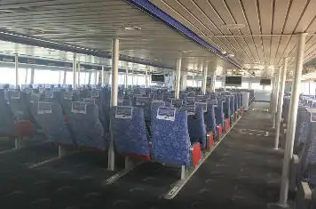 Tàu du lịch để bán