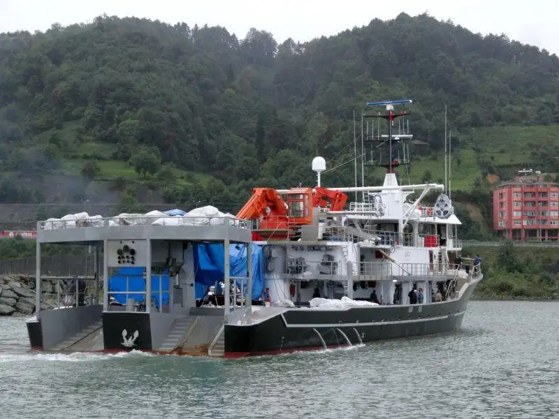 Tàu lưới vây để bán