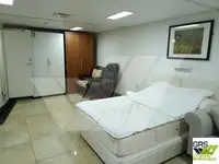 Sà lan chở người để bán