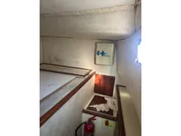 Tàu làm việc để bán