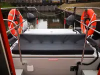 Tàu container để bán