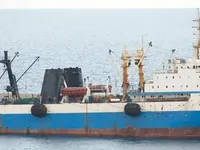 Tàu kéo lưới để bán
