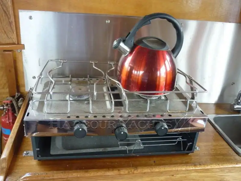 Tàu kéo lưới để bán