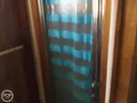 Tàu kéo lưới để bán