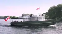 Tàu chở khách rao bán