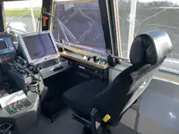 Tàu dẫn đường để bán