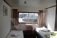 Tàu du lịch để bán