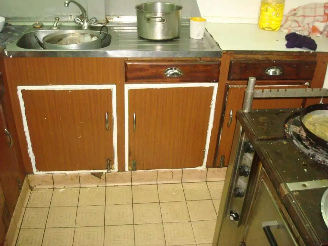 Tàu kéo lưới để bán