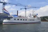 Tàu chở khách để bán