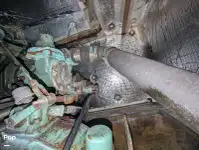 Tàu chở khách và hàng hóa để bán