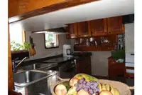 Tàu du lịch để bán